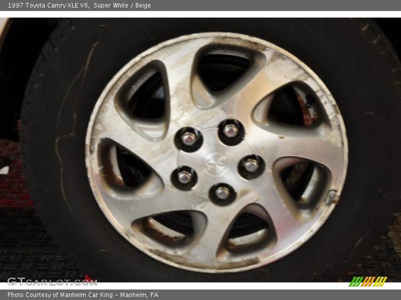 Super White / Beige 1997 Toyota Camry XLE V6