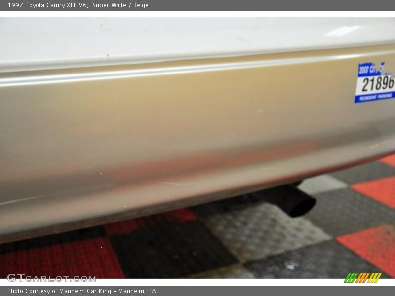Super White / Beige 1997 Toyota Camry XLE V6