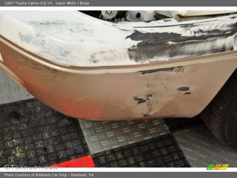 Super White / Beige 1997 Toyota Camry XLE V6