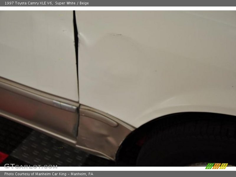 Super White / Beige 1997 Toyota Camry XLE V6