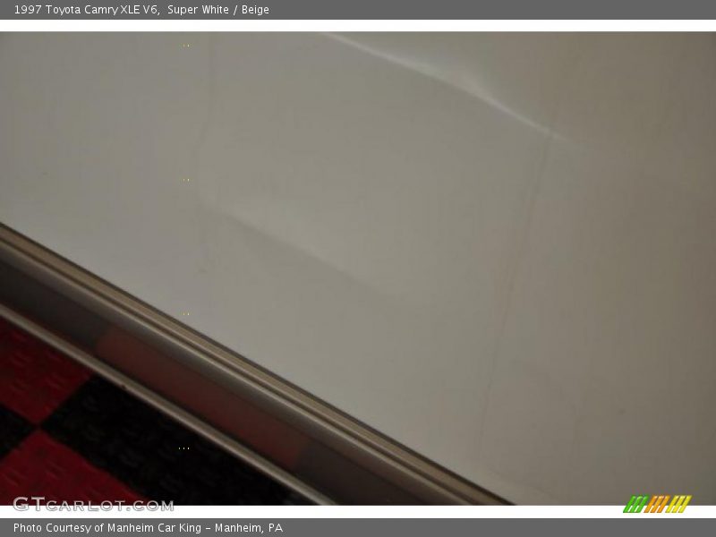 Super White / Beige 1997 Toyota Camry XLE V6