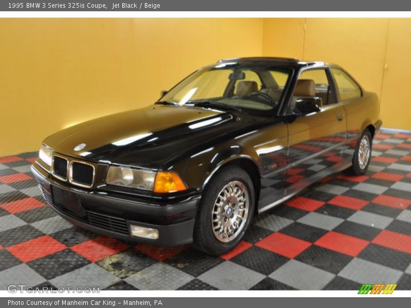 Front 3/4 View of 1995 3 Series 325is Coupe
