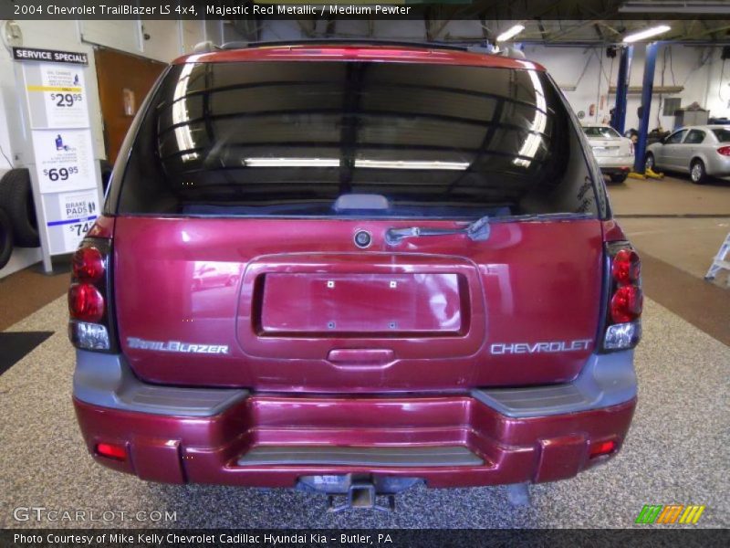 Majestic Red Metallic / Medium Pewter 2004 Chevrolet TrailBlazer LS 4x4