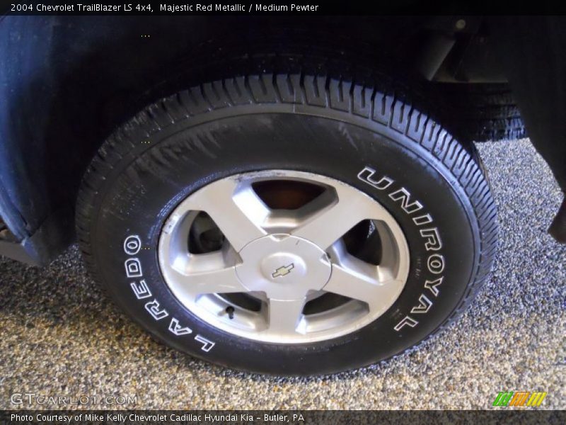 Majestic Red Metallic / Medium Pewter 2004 Chevrolet TrailBlazer LS 4x4