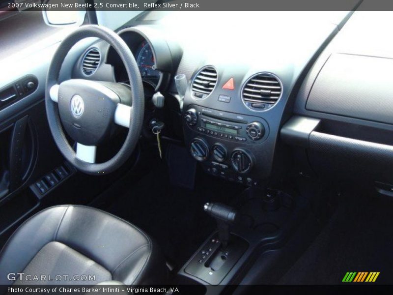 Dashboard of 2007 New Beetle 2.5 Convertible