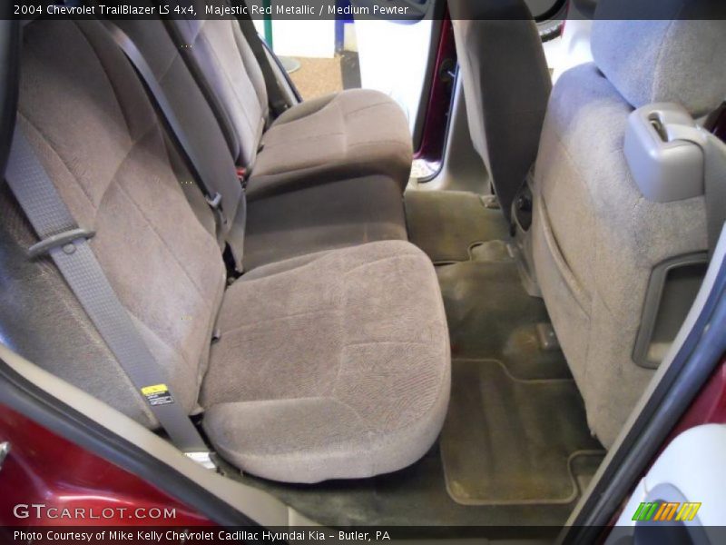 Majestic Red Metallic / Medium Pewter 2004 Chevrolet TrailBlazer LS 4x4
