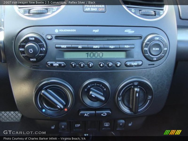 Controls of 2007 New Beetle 2.5 Convertible