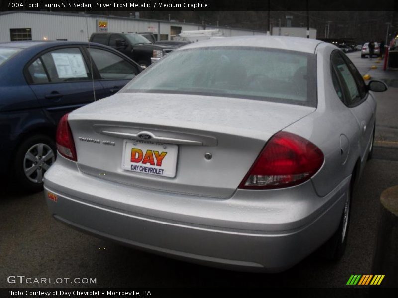 Silver Frost Metallic / Medium Graphite 2004 Ford Taurus SES Sedan