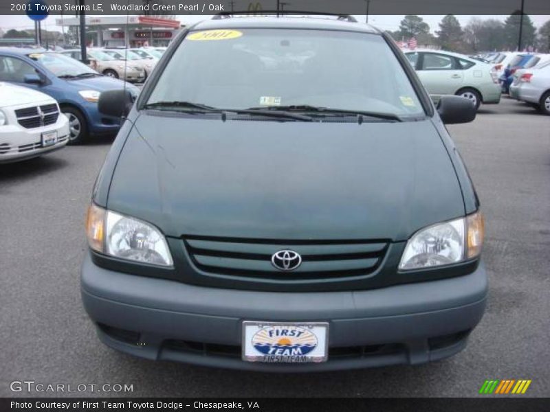 Woodland Green Pearl / Oak 2001 Toyota Sienna LE