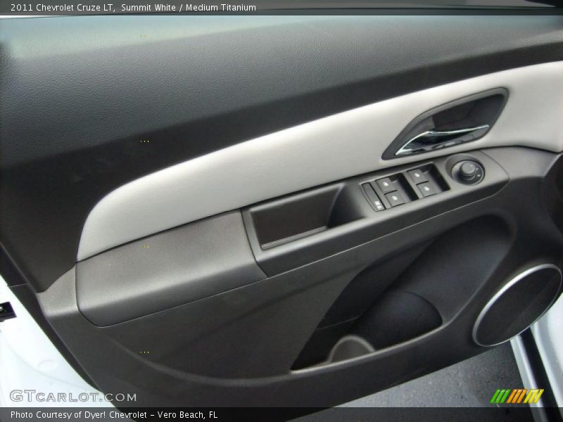 Summit White / Medium Titanium 2011 Chevrolet Cruze LT