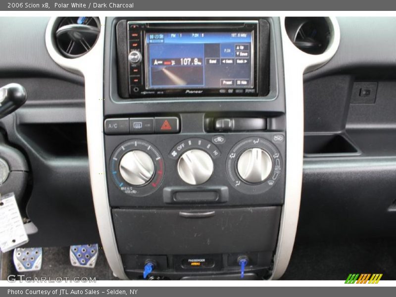 Controls of 2006 xB 