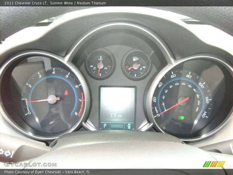 Summit White / Medium Titanium 2011 Chevrolet Cruze LT