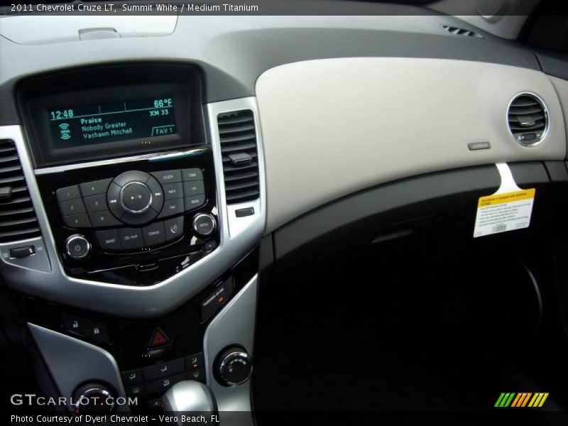 Summit White / Medium Titanium 2011 Chevrolet Cruze LT
