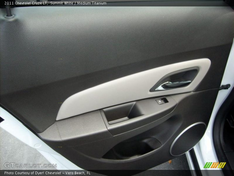 Summit White / Medium Titanium 2011 Chevrolet Cruze LT