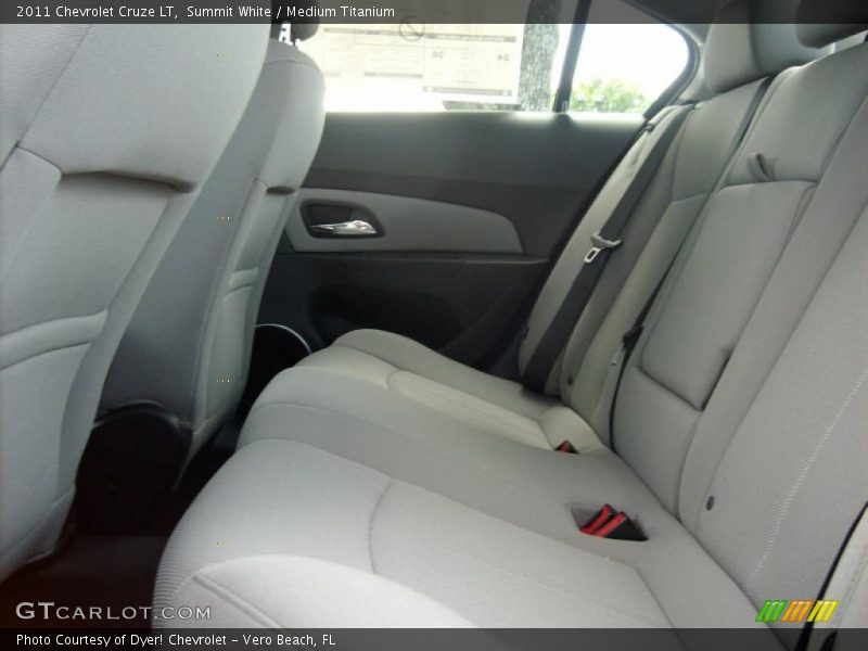 Summit White / Medium Titanium 2011 Chevrolet Cruze LT