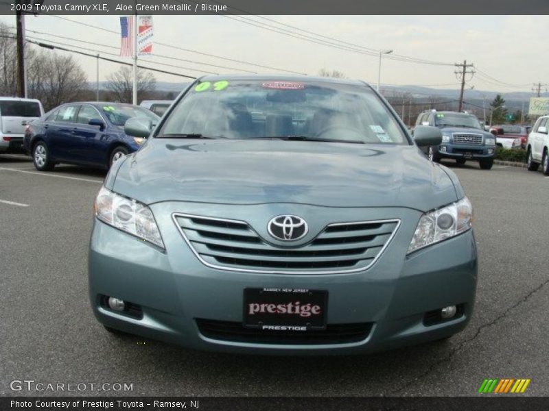 Aloe Green Metallic / Bisque 2009 Toyota Camry XLE
