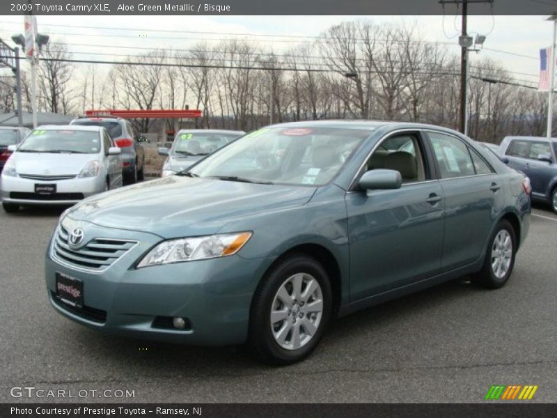 Aloe Green Metallic / Bisque 2009 Toyota Camry XLE