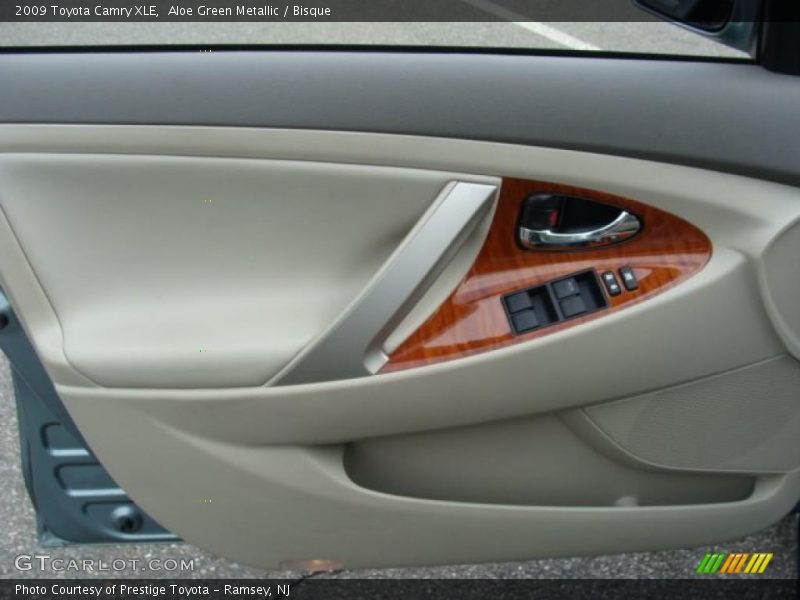 Aloe Green Metallic / Bisque 2009 Toyota Camry XLE