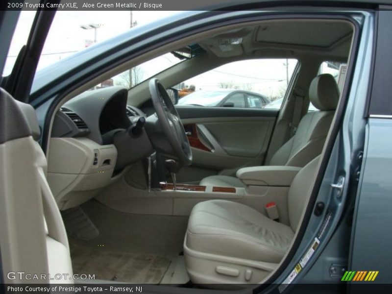 Aloe Green Metallic / Bisque 2009 Toyota Camry XLE