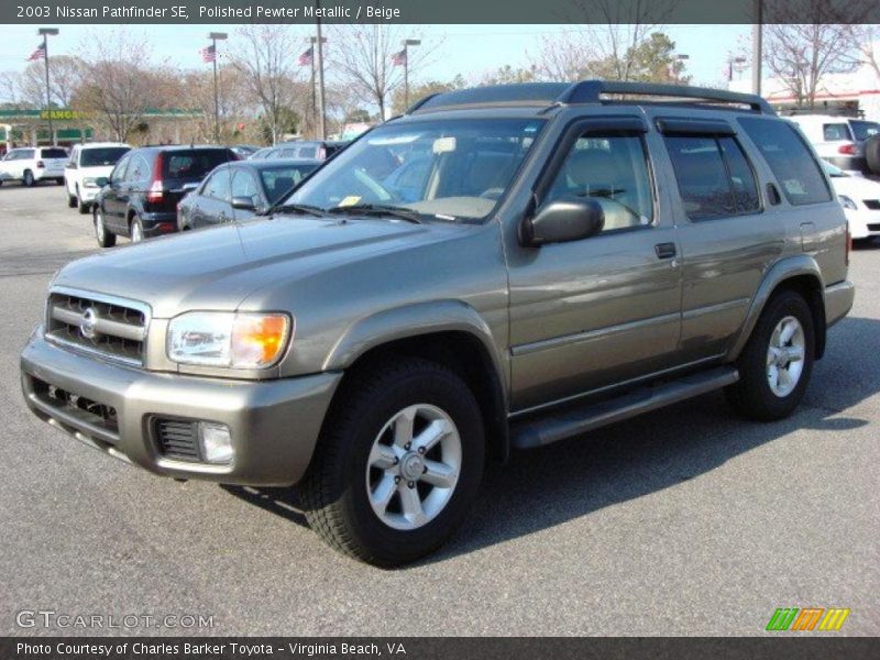 Front 3/4 View of 2003 Pathfinder SE