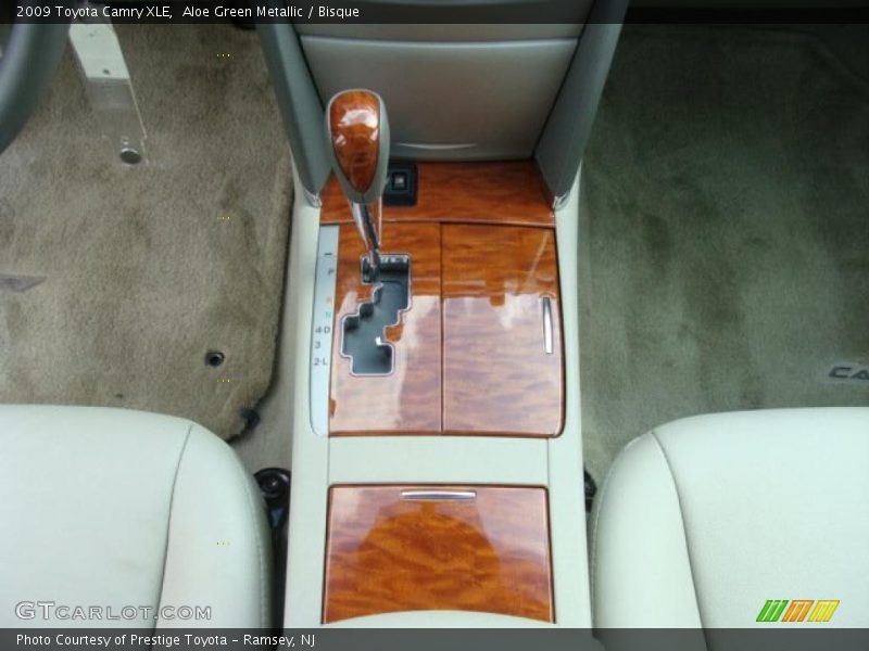 Aloe Green Metallic / Bisque 2009 Toyota Camry XLE