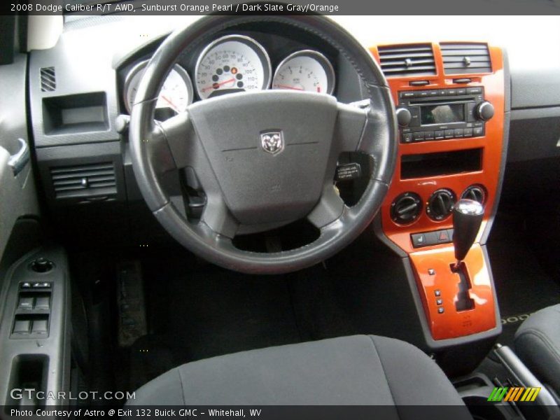 Dashboard of 2008 Caliber R/T AWD