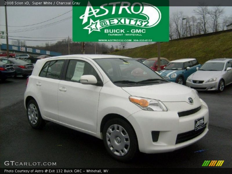 Super White / Charcoal Gray 2008 Scion xD
