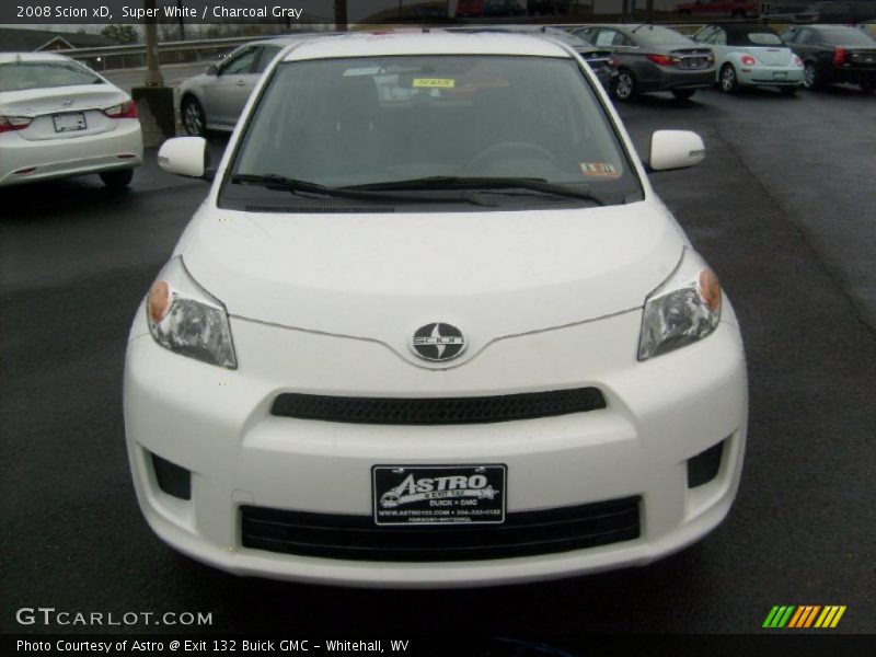 Super White / Charcoal Gray 2008 Scion xD