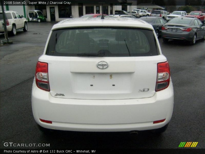 Super White / Charcoal Gray 2008 Scion xD