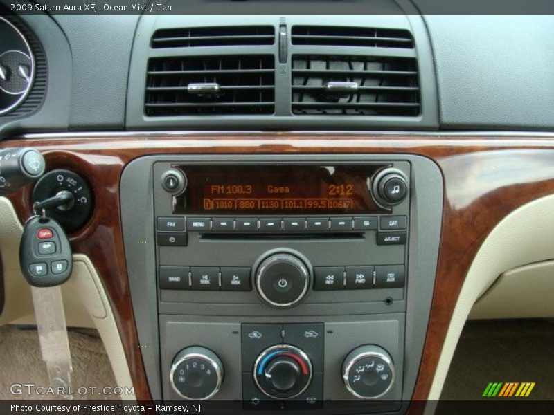 Ocean Mist / Tan 2009 Saturn Aura XE