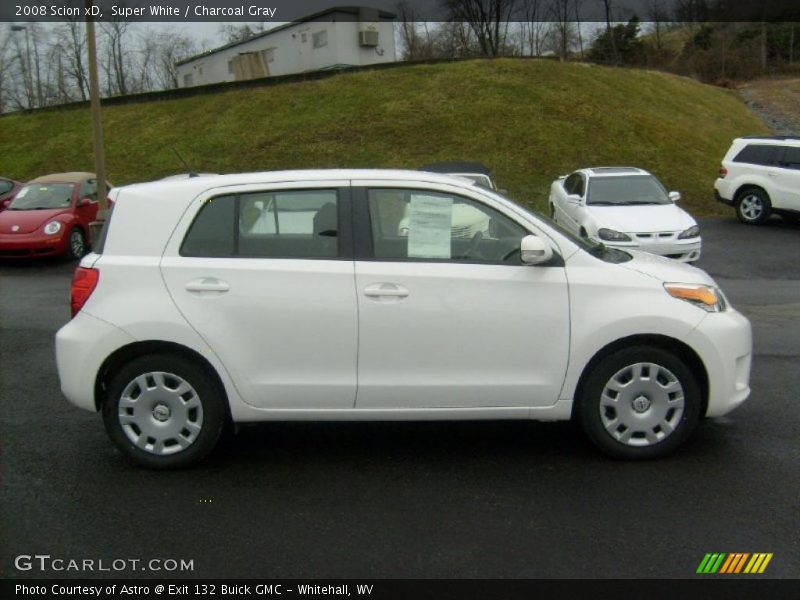 Super White / Charcoal Gray 2008 Scion xD