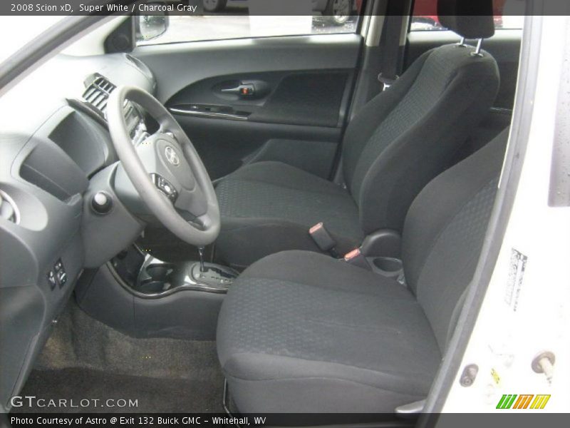Super White / Charcoal Gray 2008 Scion xD