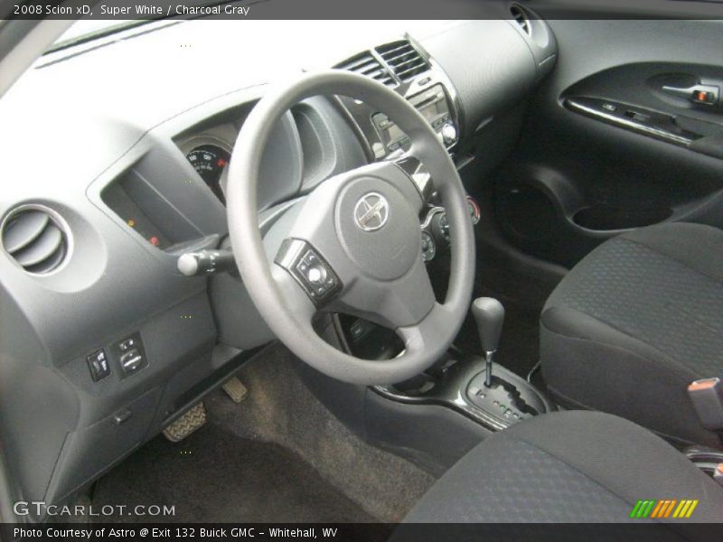 Super White / Charcoal Gray 2008 Scion xD