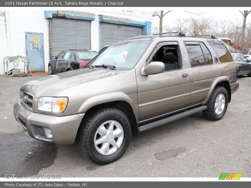 Sahara Beige Metallic / Charcoal 2001 Nissan Pathfinder LE 4x4