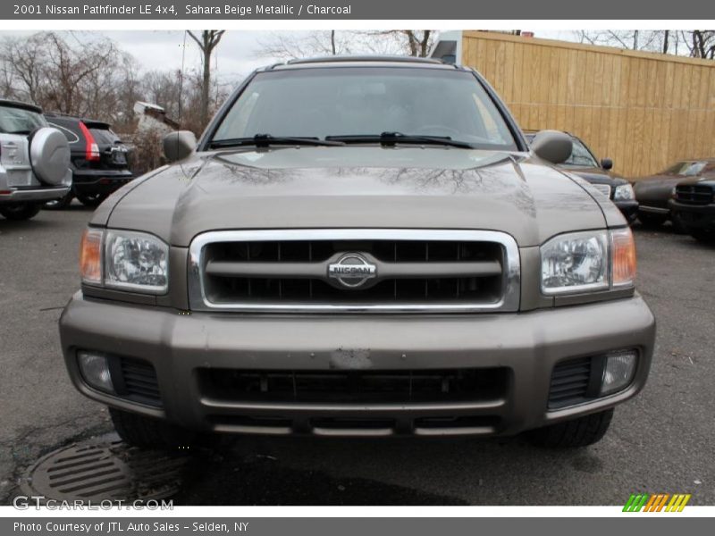 Sahara Beige Metallic / Charcoal 2001 Nissan Pathfinder LE 4x4