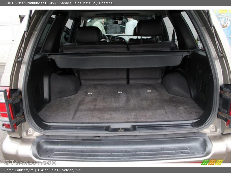 Sahara Beige Metallic / Charcoal 2001 Nissan Pathfinder LE 4x4