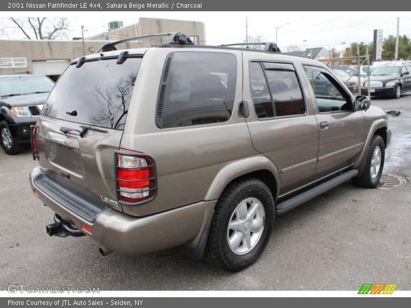 Sahara Beige Metallic / Charcoal 2001 Nissan Pathfinder LE 4x4