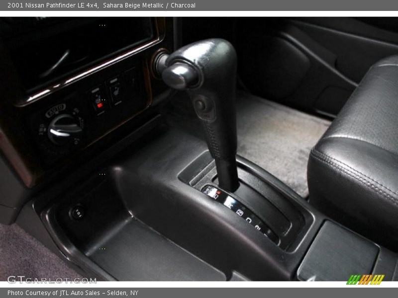 Sahara Beige Metallic / Charcoal 2001 Nissan Pathfinder LE 4x4