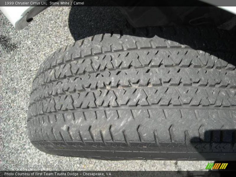 Stone White / Camel 1999 Chrysler Cirrus LXi