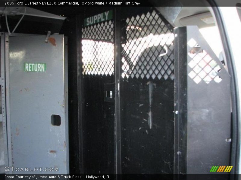 Oxford White / Medium Flint Grey 2006 Ford E Series Van E250 Commercial