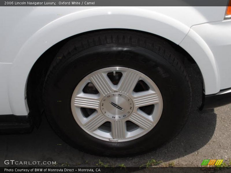 Oxford White / Camel 2006 Lincoln Navigator Luxury
