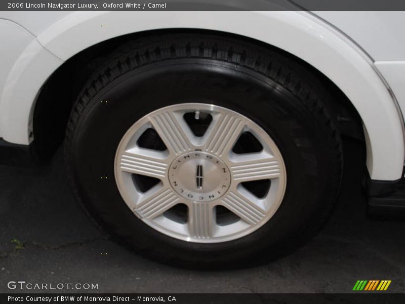 Oxford White / Camel 2006 Lincoln Navigator Luxury