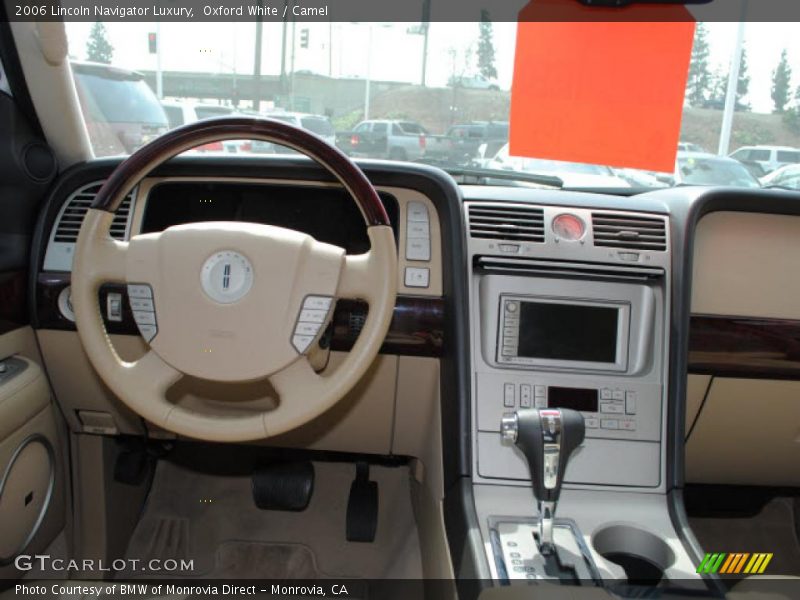 Oxford White / Camel 2006 Lincoln Navigator Luxury