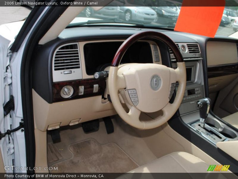Oxford White / Camel 2006 Lincoln Navigator Luxury