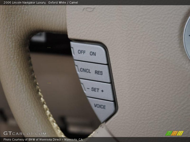 Oxford White / Camel 2006 Lincoln Navigator Luxury
