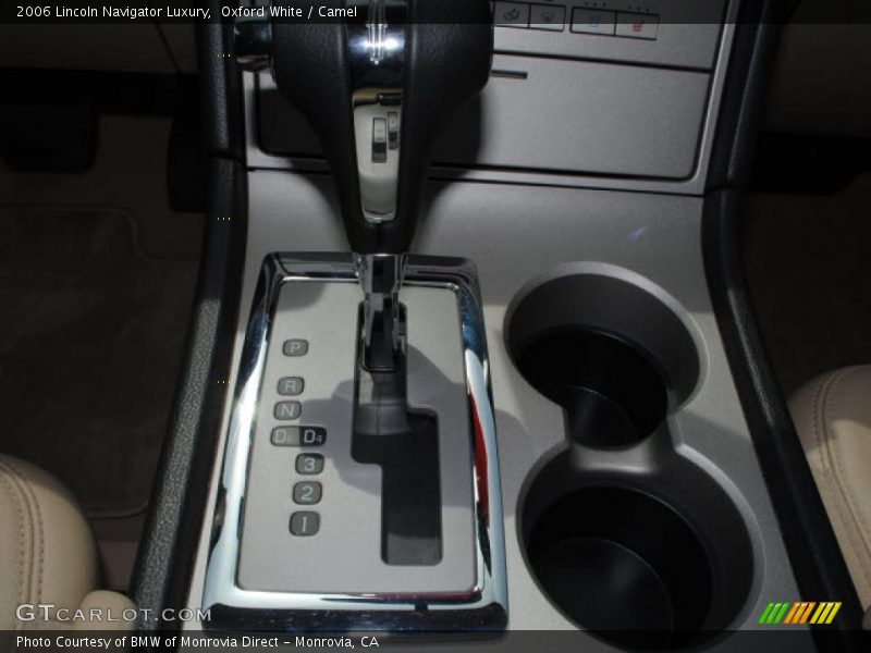 Oxford White / Camel 2006 Lincoln Navigator Luxury