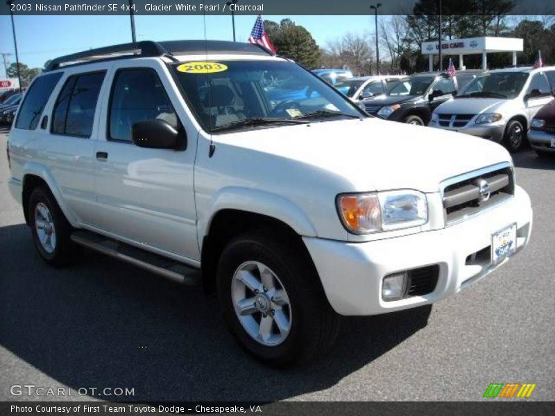 Glacier White Pearl / Charcoal 2003 Nissan Pathfinder SE 4x4