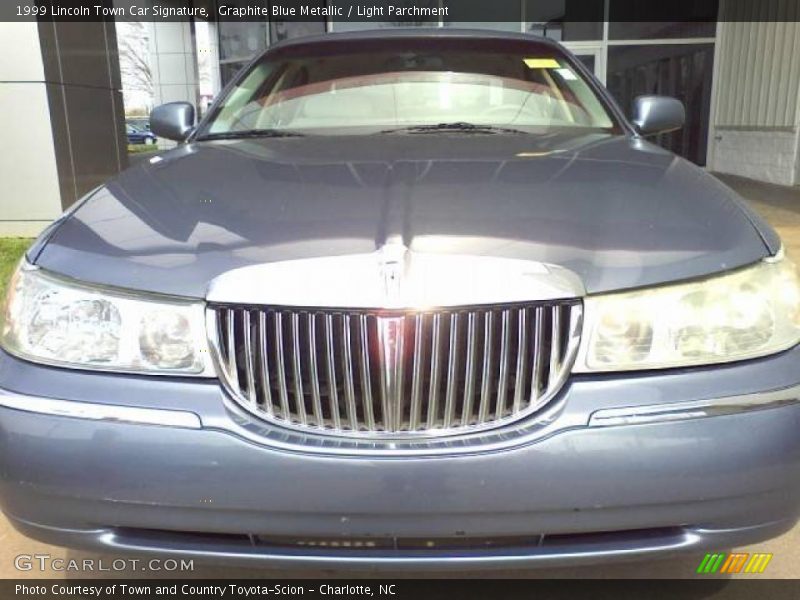 Graphite Blue Metallic / Light Parchment 1999 Lincoln Town Car Signature