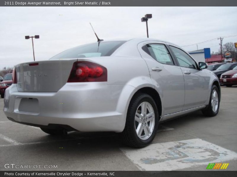 Bright Silver Metallic / Black 2011 Dodge Avenger Mainstreet