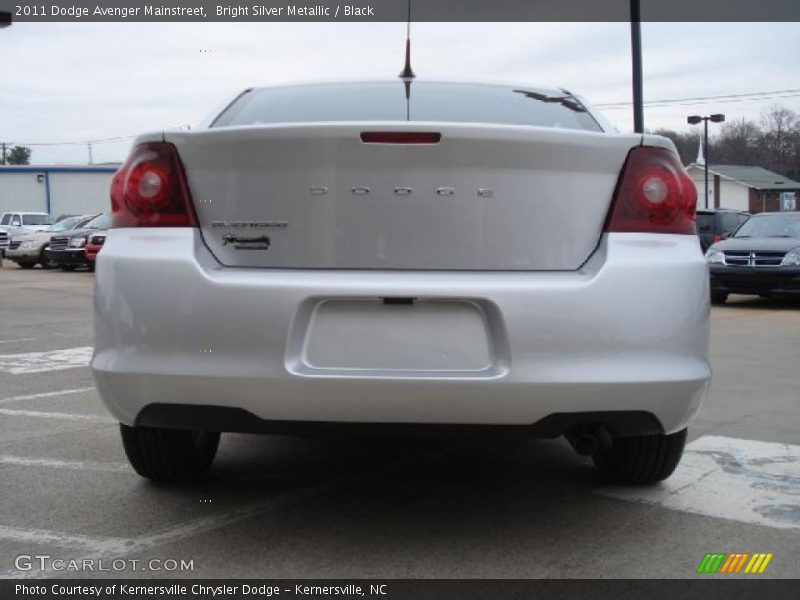 Bright Silver Metallic / Black 2011 Dodge Avenger Mainstreet